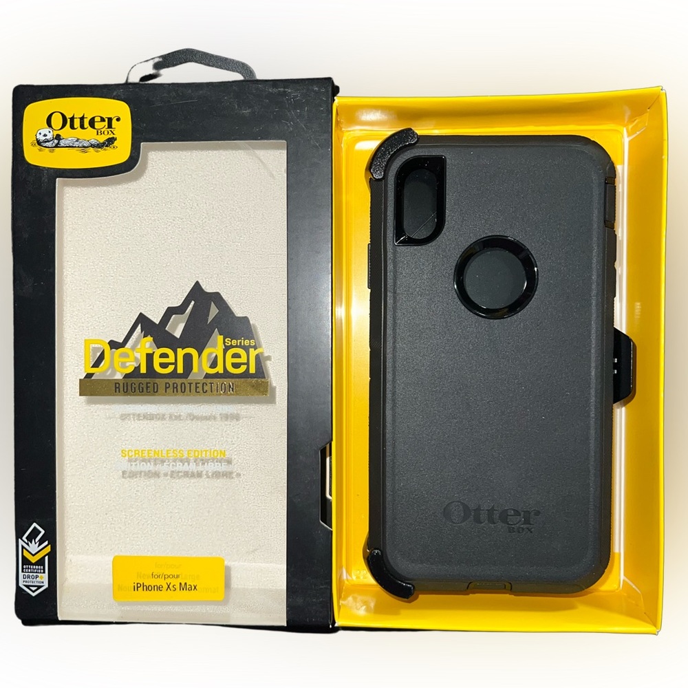 Otter Box~ iPhone XS Max~ Black “Defender series”